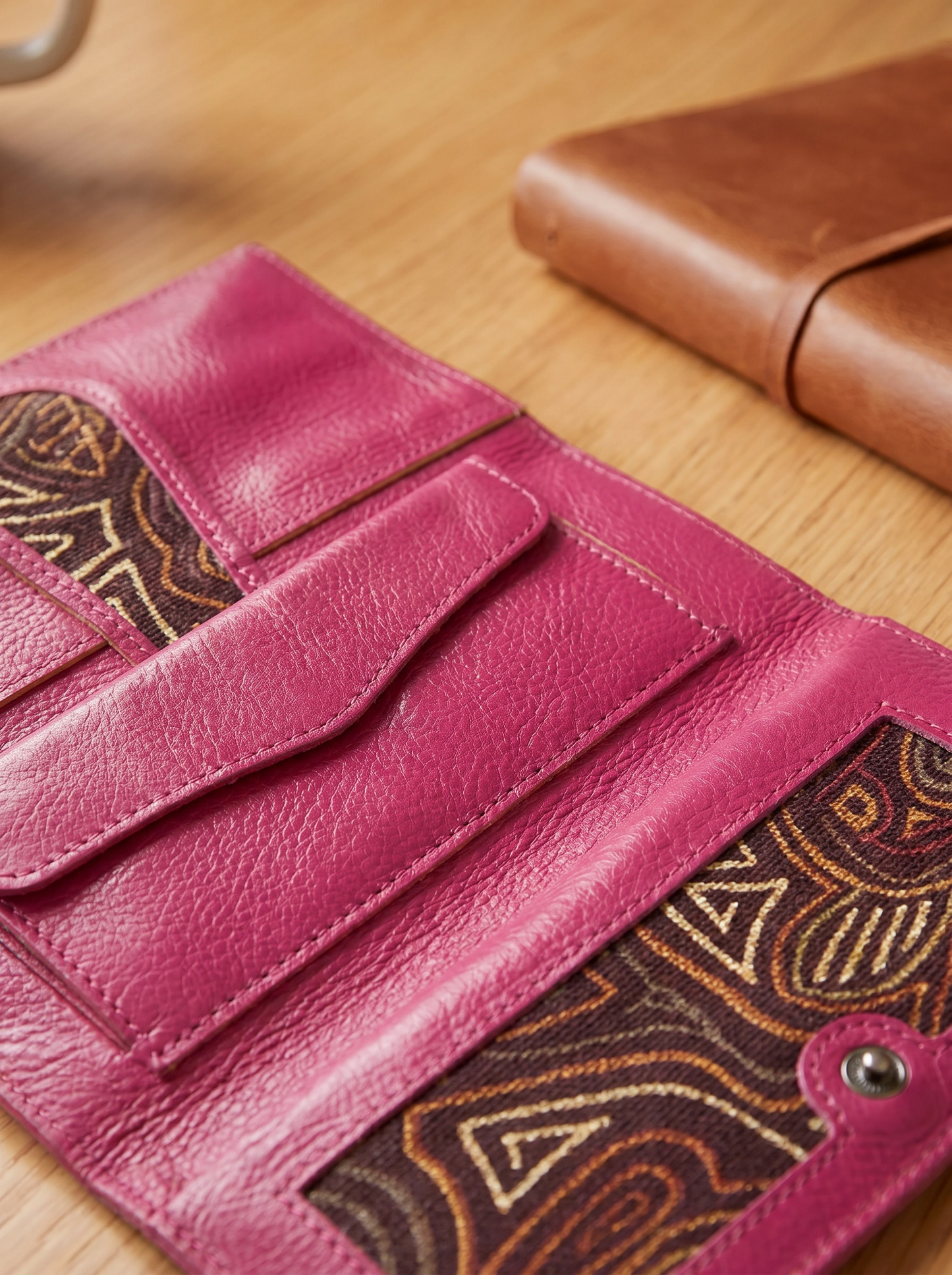 Paw Drazzel Boutique Women Versatile, Artisanal Aesthetic, Bright Leather Colors, Secure Closure, Optimized Interior Layout, Tapestry, Tri-Fold Wallet