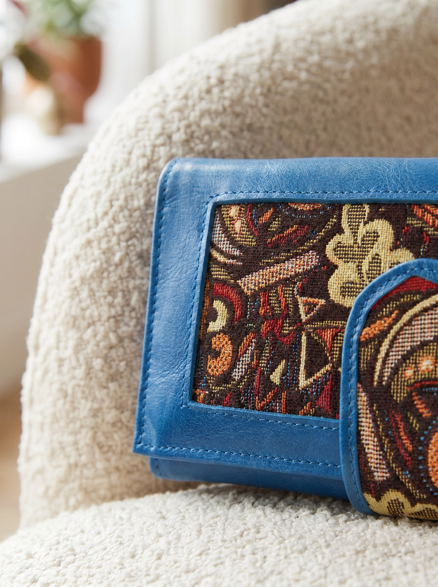 Paw Drazzel Boutique Women Versatile, Artisanal Aesthetic, Bright Leather Colors, Secure Closure, Optimized Interior Layout, Tapestry, Tri-Fold Wallet