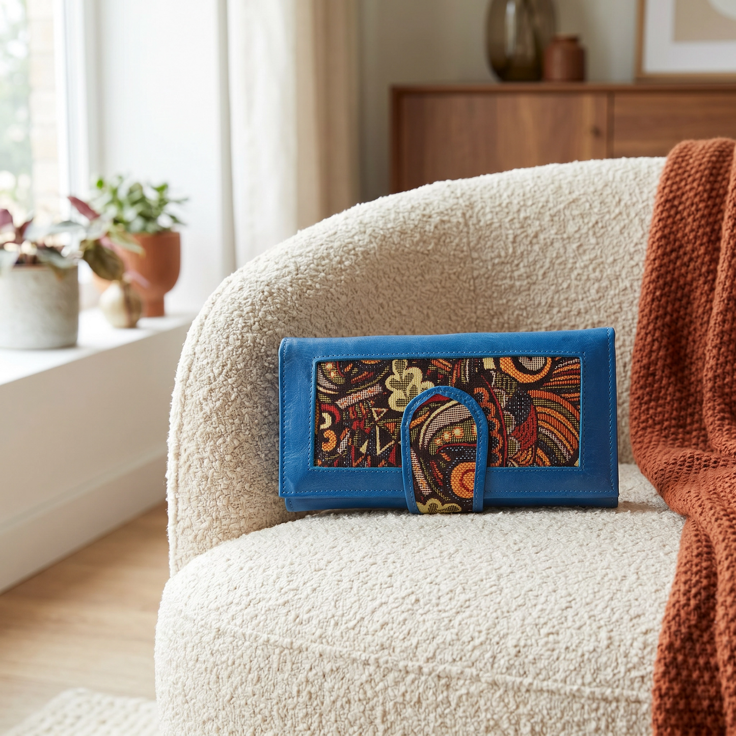 Paw Drazzel Boutique Women Versatile, Artisanal Aesthetic, Bright Leather Colors, Secure Closure, Optimized Interior Layout, Tapestry, Tri-Fold Wallet