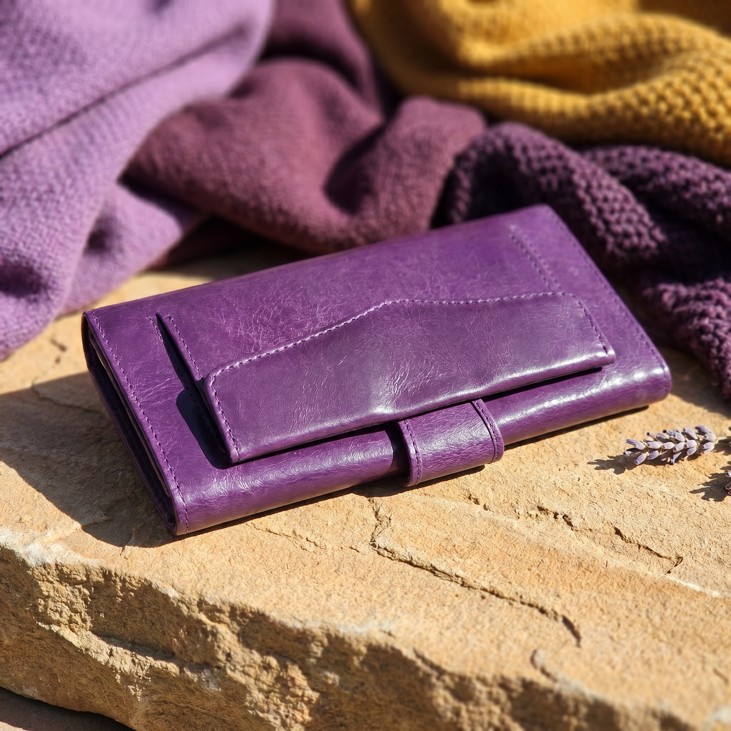 Paw Drazzel Boutique Women Versatile, Artisanal Aesthetic, Bright Leather Colors, Secure Closure, Optimized Interior Layout, Tapestry, Tri-Fold Wallet