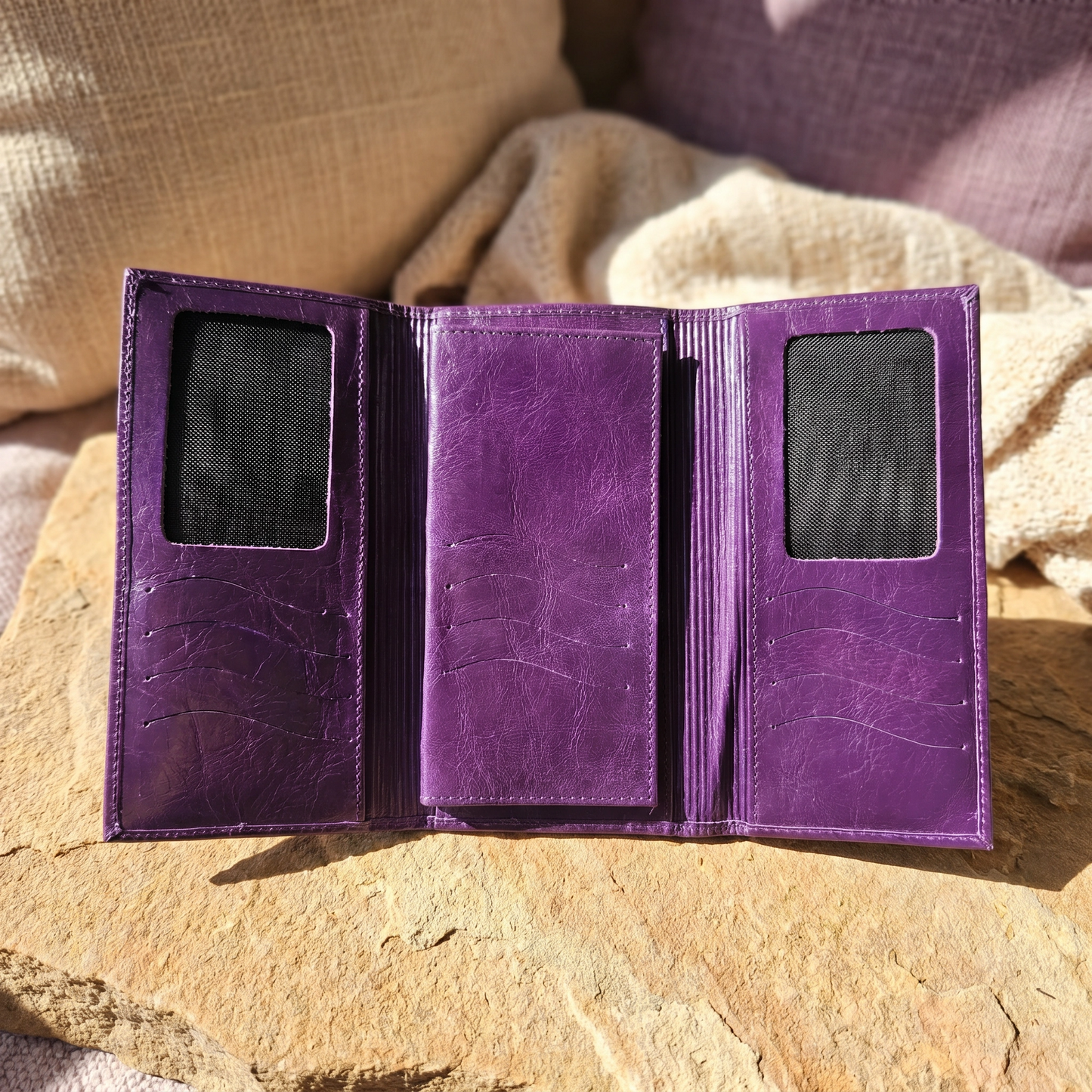 Paw Drazzel Boutique Women Versatile, Artisanal Aesthetic, Bright Leather Colors, Secure Closure, Optimized Interior Layout, Tapestry, Tri-Fold Wallet