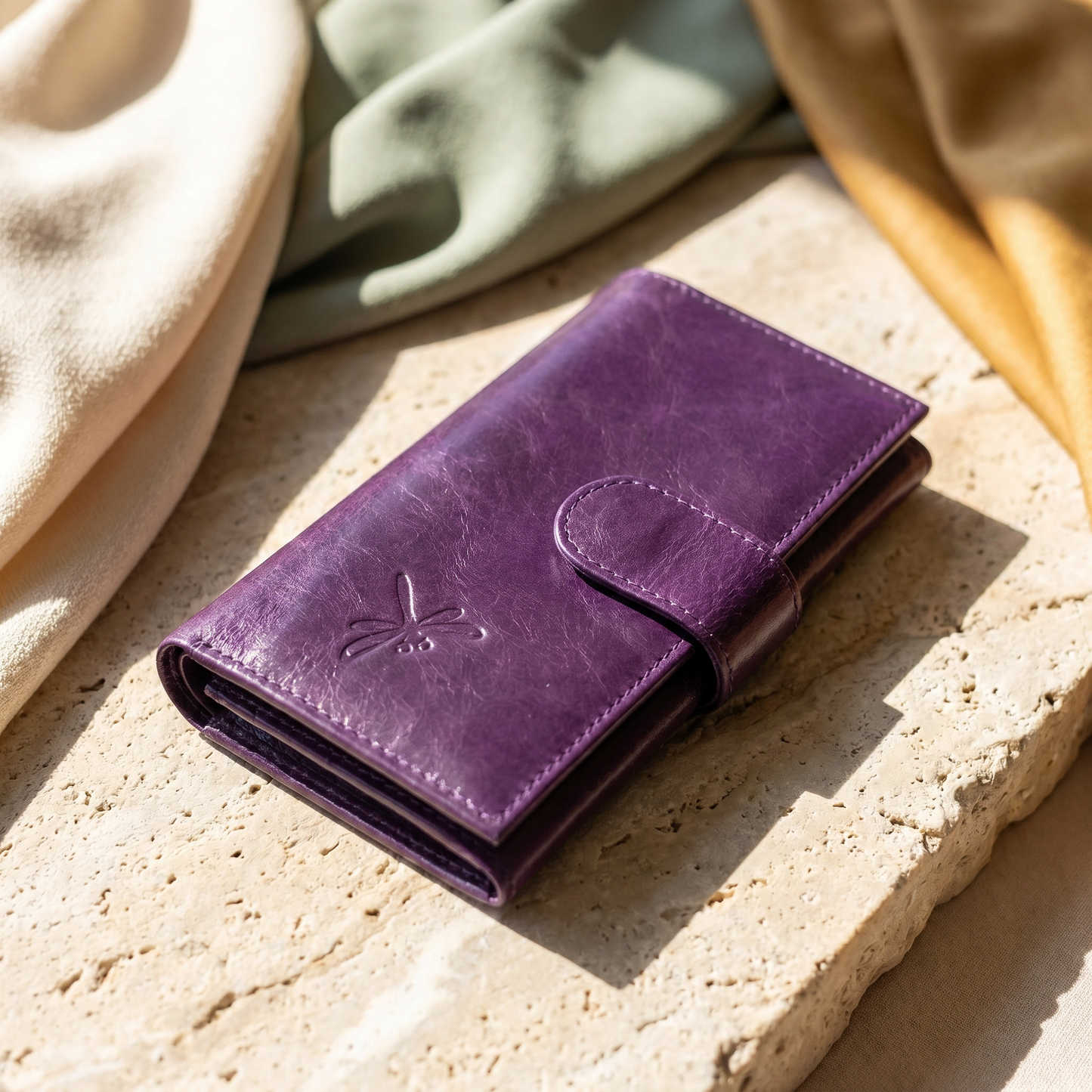 Paw Drazzel Boutique Women Versatile, Artisanal Aesthetic, Bright Leather Colors, Secure Closure, Optimized Interior Layout, Tapestry, Tri-Fold Wallet
